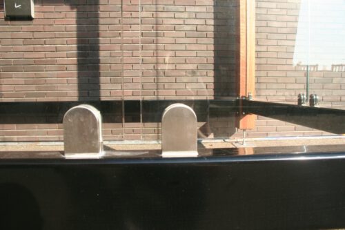 Abri - Staal-RvS-Glas-Kunststof